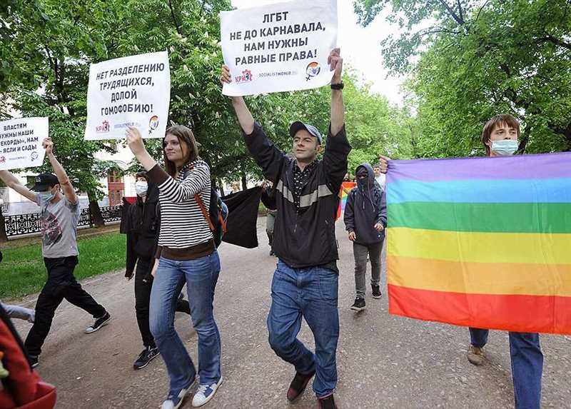 Каким образом Роскомнадзор вовлекает население в преследование ЛГБТ?